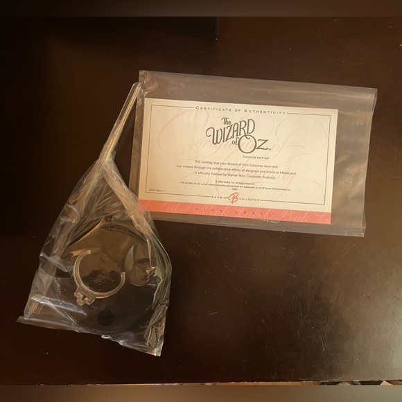 The Wizard Of Oz Scarecrow Doll Pink Label Collector. 2006 Barbie - Picture 8 of 14